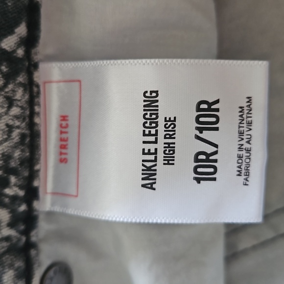 EXPRESS WOMENS ANKLE HIGH RISE JEGGINGS SIZE 10 R BLACK GREY SNAKE PRINT - Picture 9 of 12